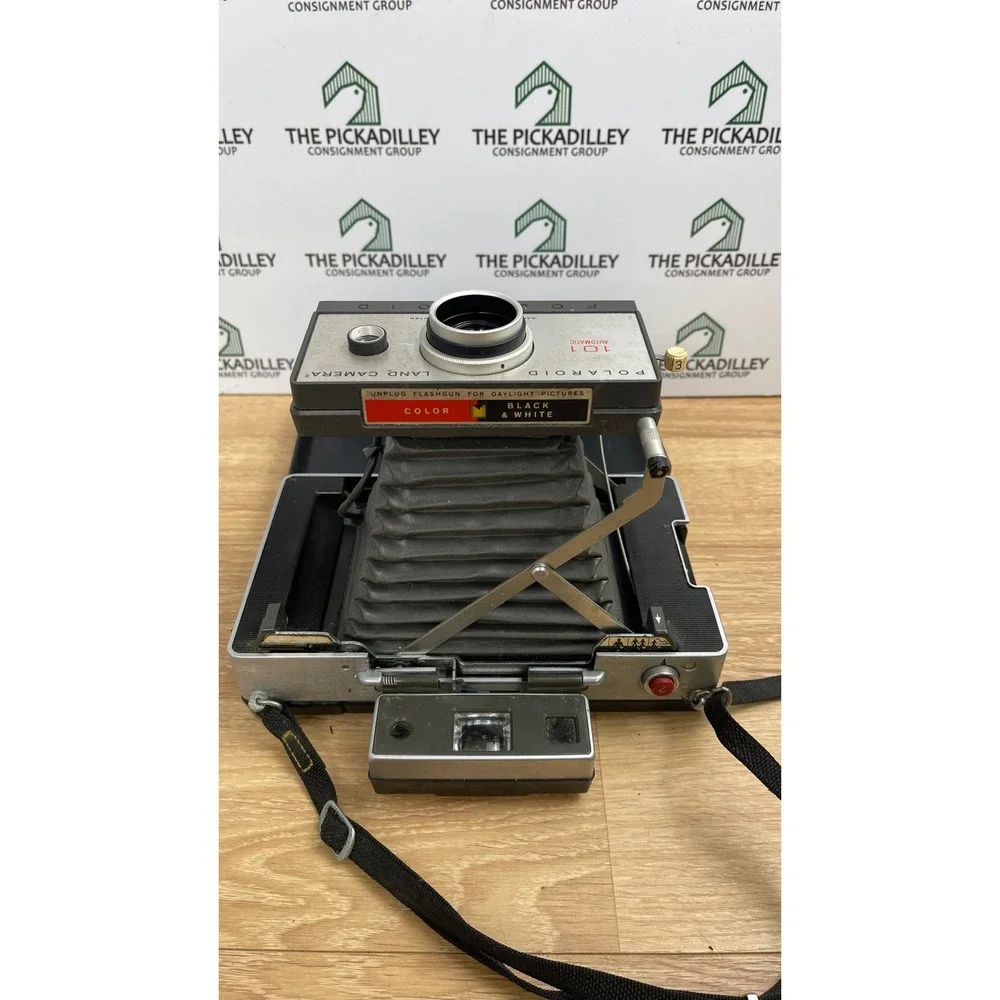 Polaroid 101 Automatic Land Camera Vintage 1960s Folding Bellows Instant Film